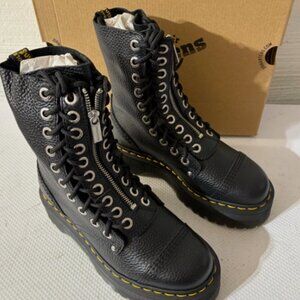 DR. MARTENS SINCLAIR HI MAX MILLED NAPPA LEATHER PLATFORM MSRP$290 Most Beloved